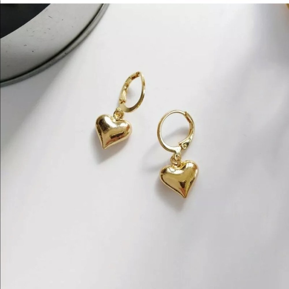 New ladies Gold plated heart dangle earnings - Picture 3 of 6
